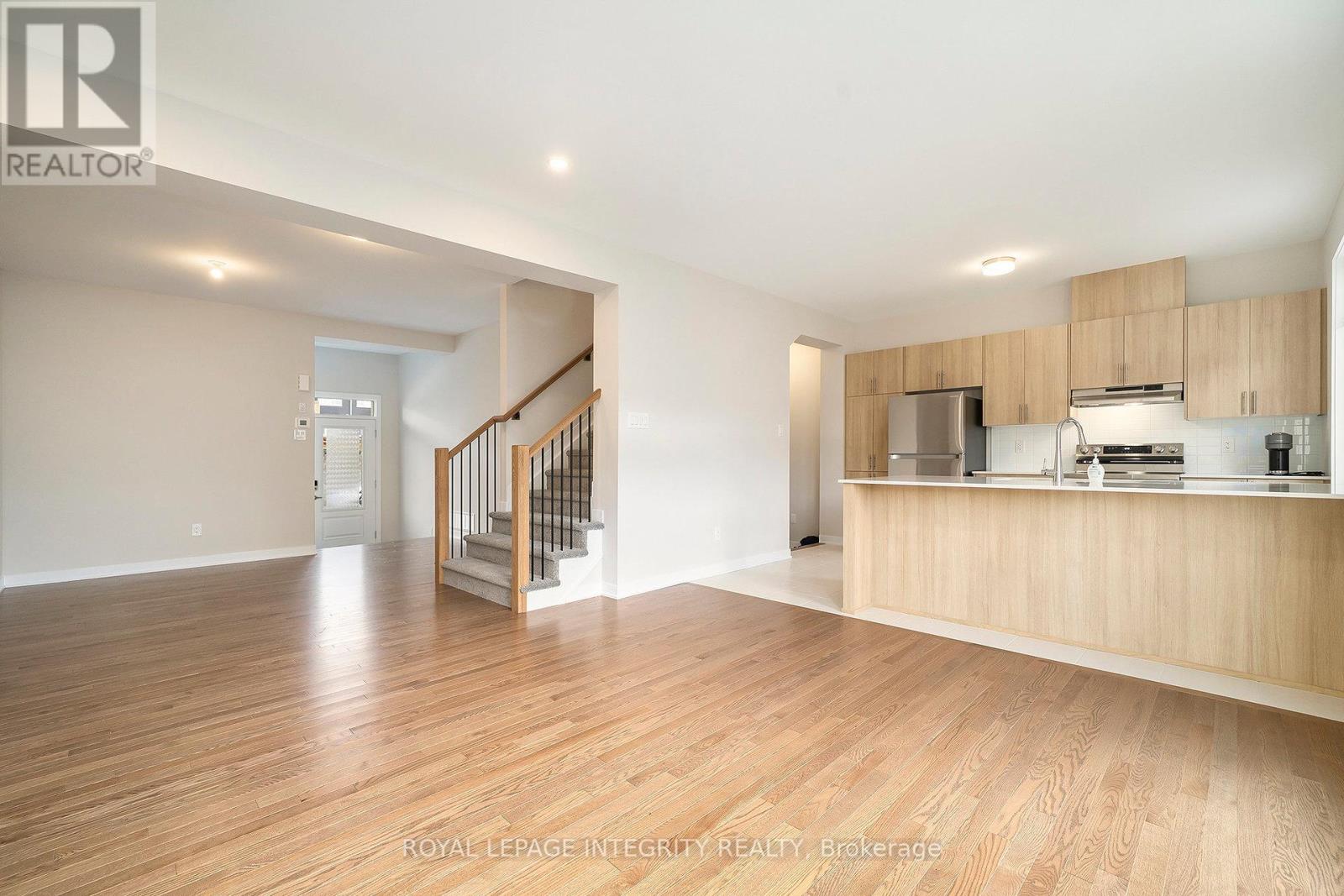 684 Expansion Road, Ottawa, Ontario  K2J 7G4 - Photo 2 - X12665712