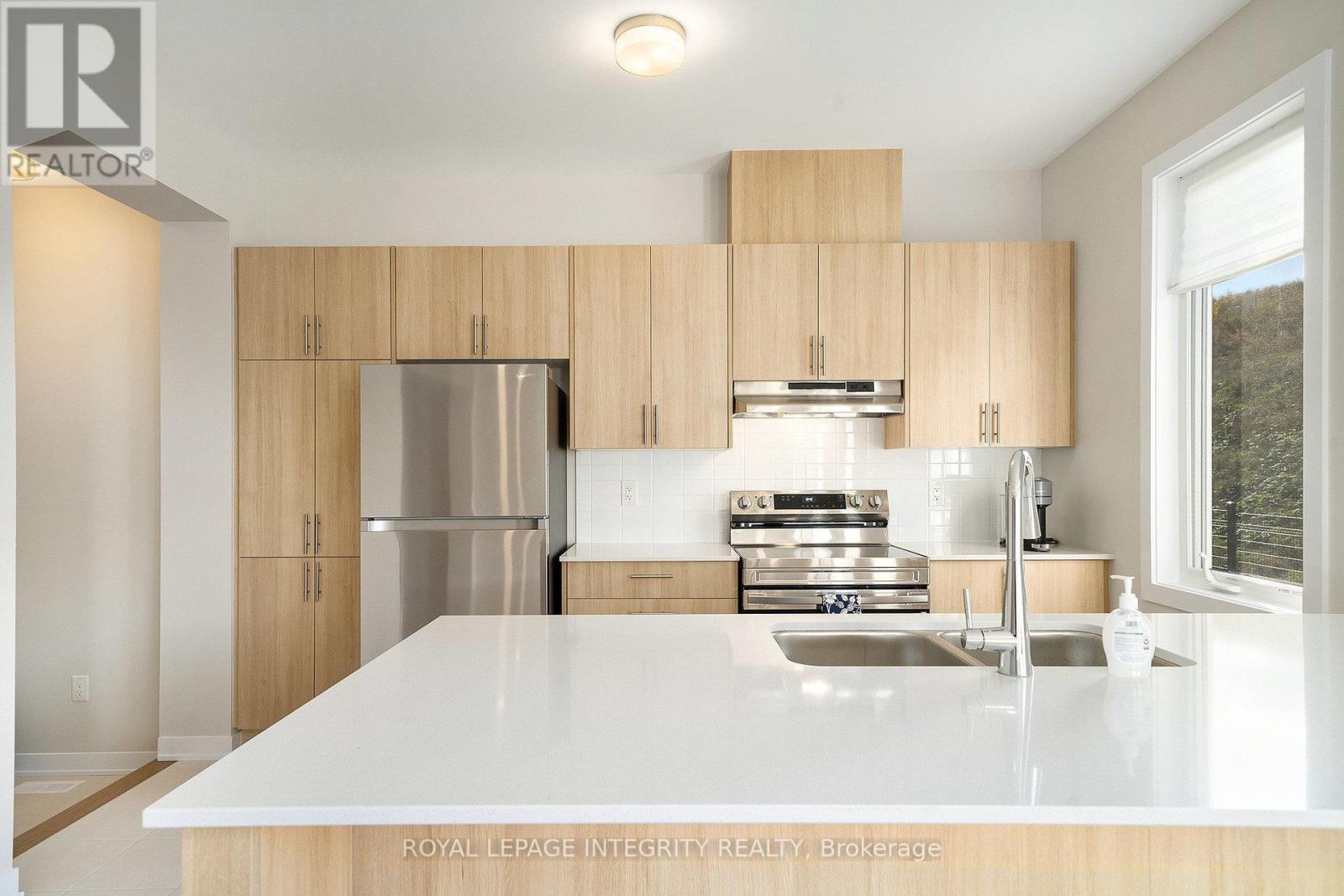 684 Expansion Road, Ottawa, Ontario  K2J 7G4 - Photo 4 - X12665712