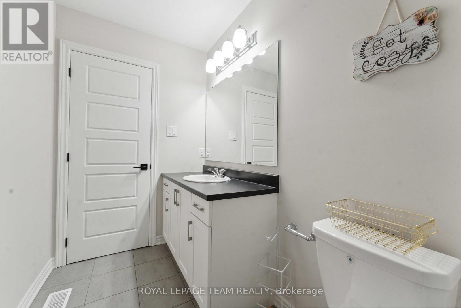 312 Lapland Private, Ottawa, Ontario  K2S 1B6 - Photo 19 - X12661806