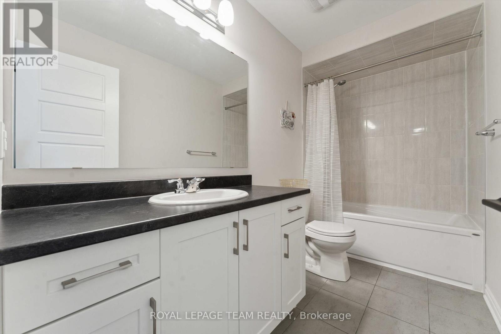312 Lapland Private, Ottawa, Ontario  K2S 1B6 - Photo 18 - X12661806