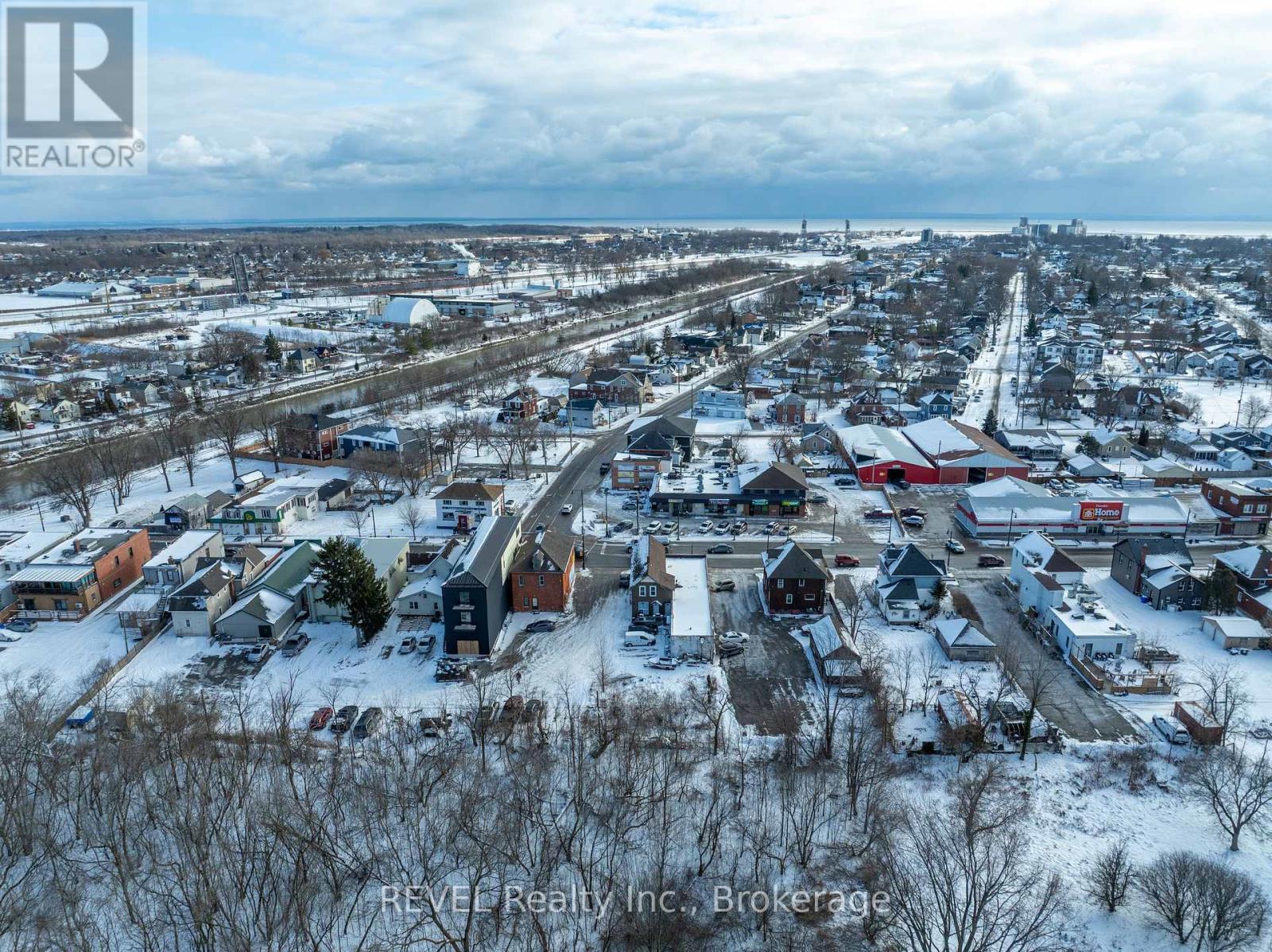 229 Main Street W, Port Colborne, Ontario  L3K 3V7 - Photo 11 - X12665708