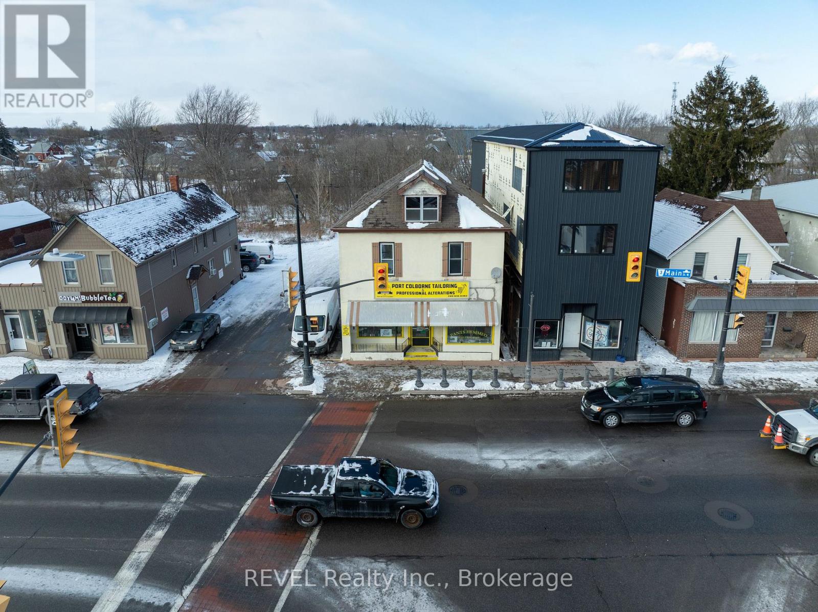 229 Main Street W, Port Colborne, Ontario  L3K 3V7 - Photo 2 - X12665708