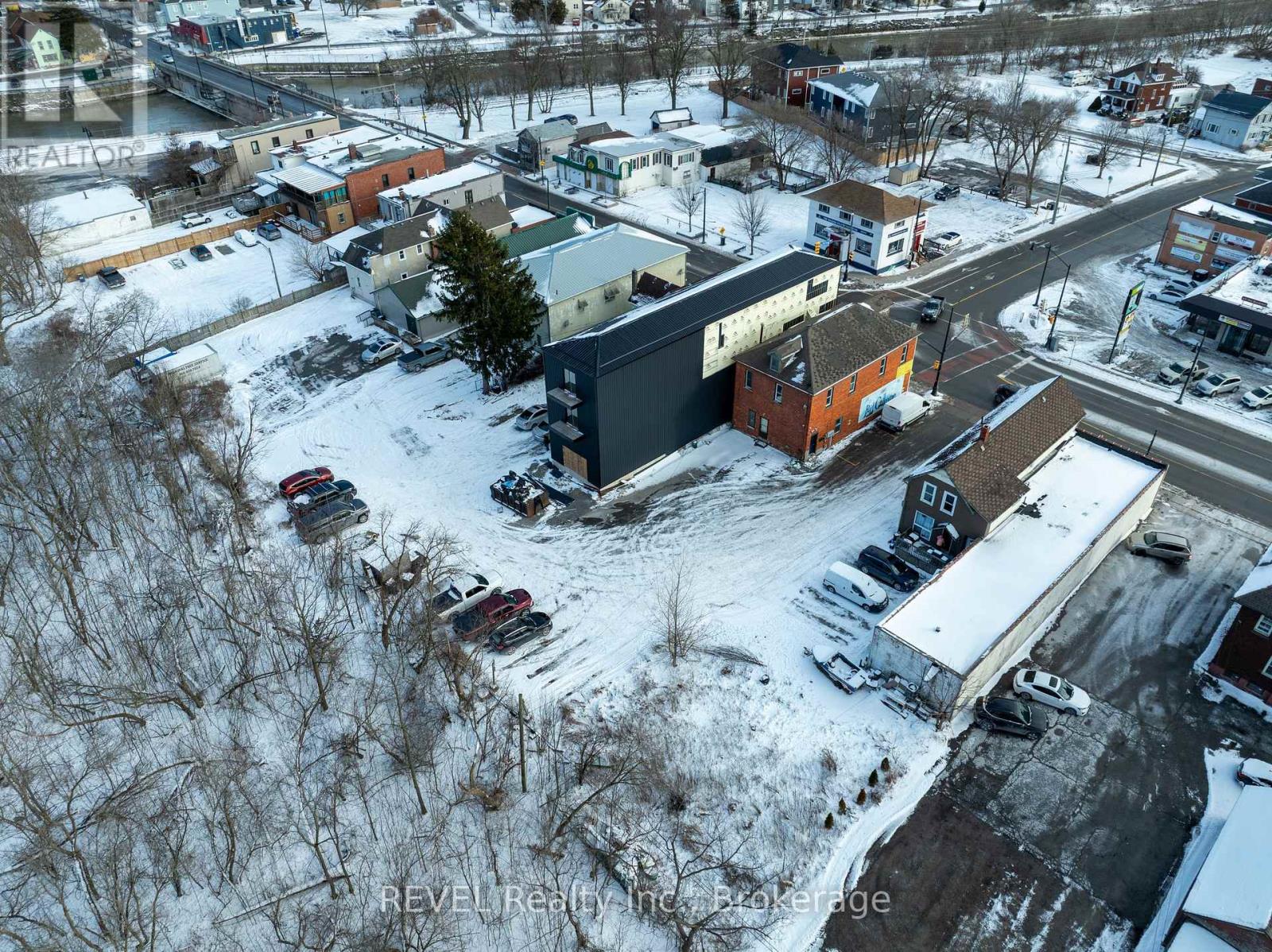 229 Main Street W, Port Colborne, Ontario  L3K 3V7 - Photo 5 - X12665708