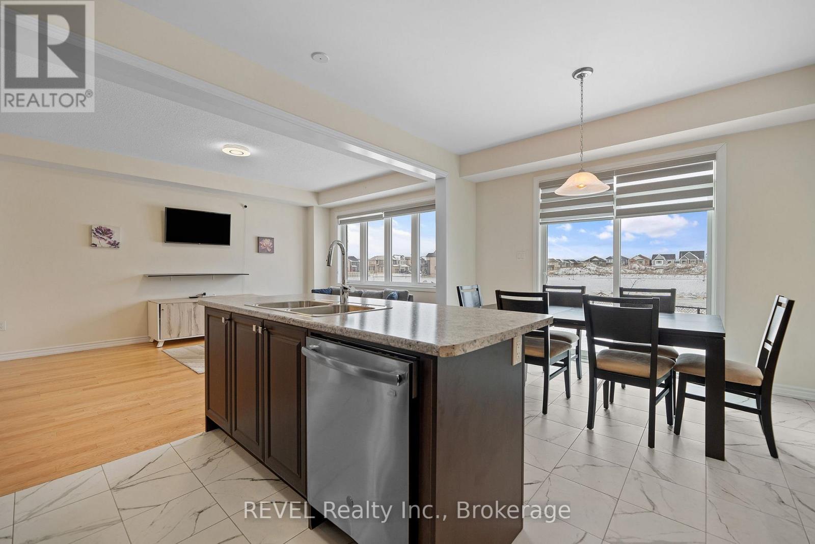 22 Peach Street, Thorold, Ontario  L2E 6S4 - Photo 10 - X12665732