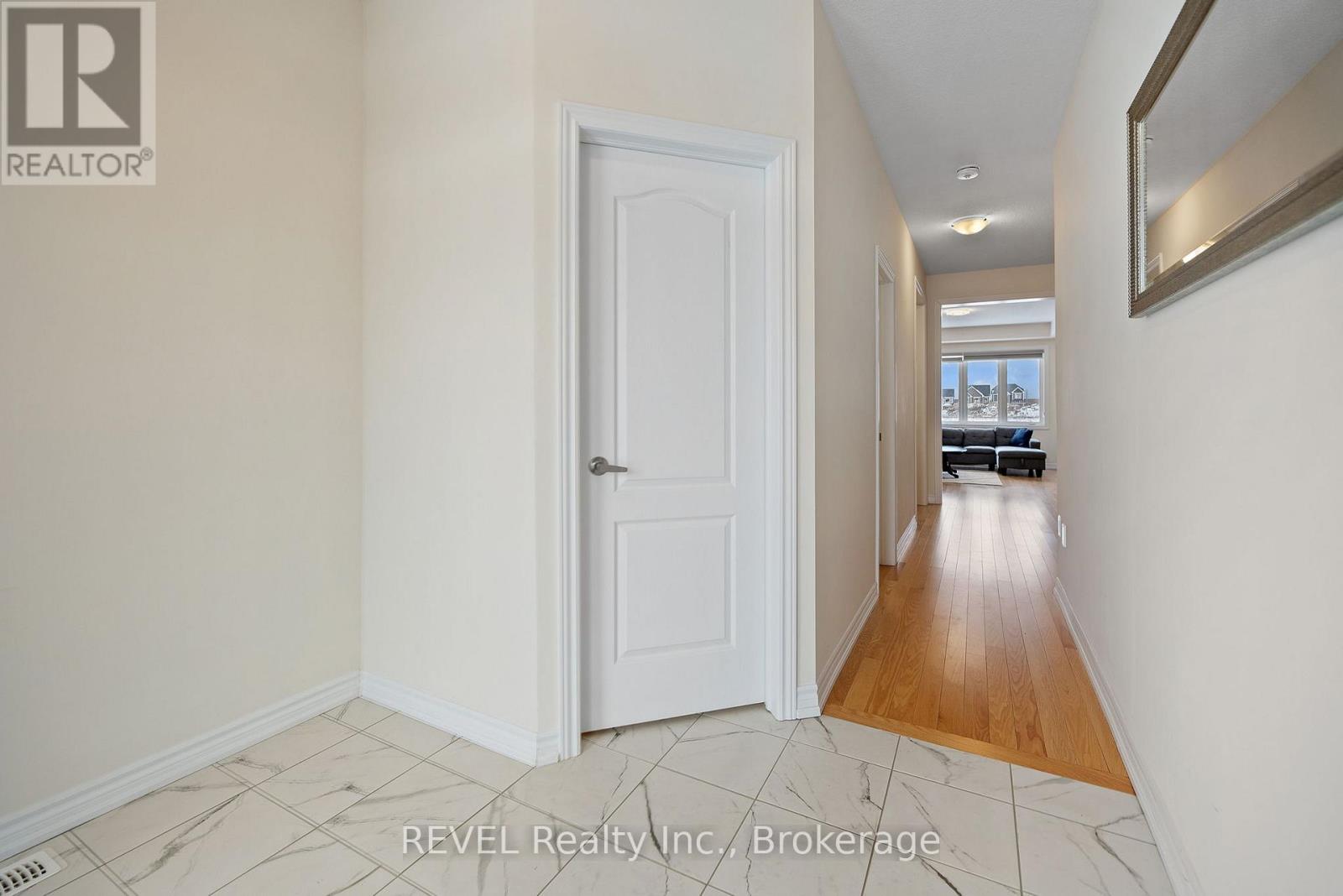 22 Peach Street, Thorold, Ontario  L2E 6S4 - Photo 5 - X12665732