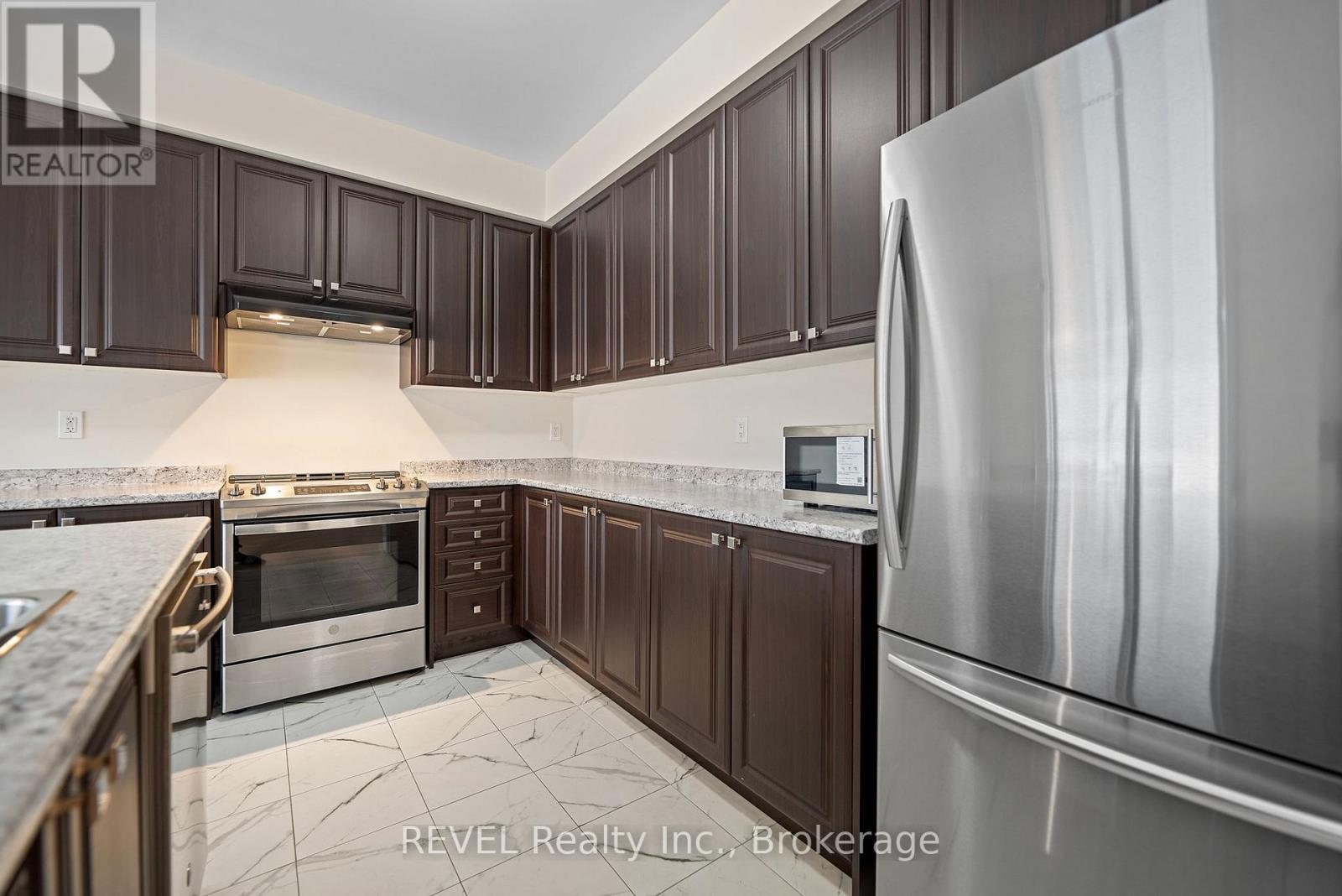 22 Peach Street, Thorold, Ontario  L2E 6S4 - Photo 8 - X12665732