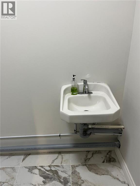 1100 Commissioners Road E, London, Ontario  N5Z 4W8 - Photo 5 - 40795943