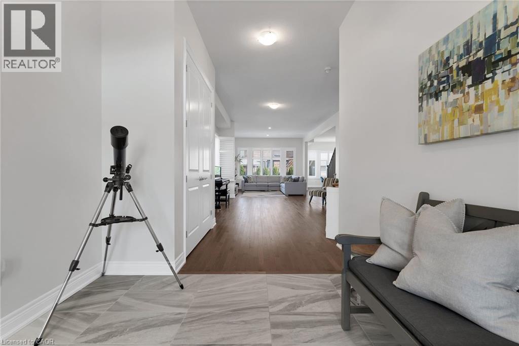 206 Carriage Way S, Waterloo, Ontario  N2K 0C6 - Photo 4 - 40794104