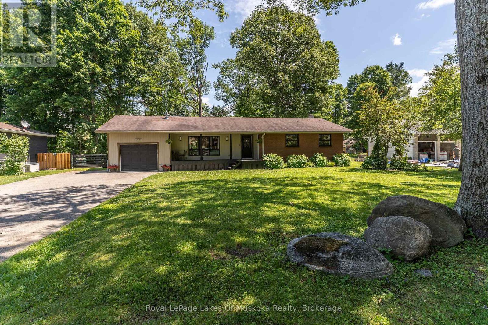 220 ALEXANDER STREET, Gravenhurst, Ontario