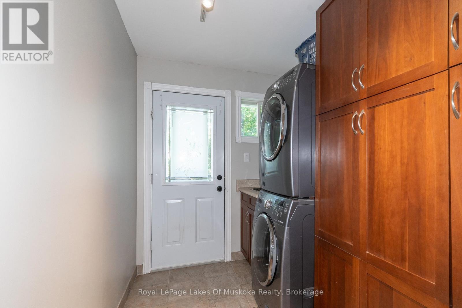 220 Alexander Street, Gravenhurst, Ontario P1P 1A6 - Photo 16 - X12665794