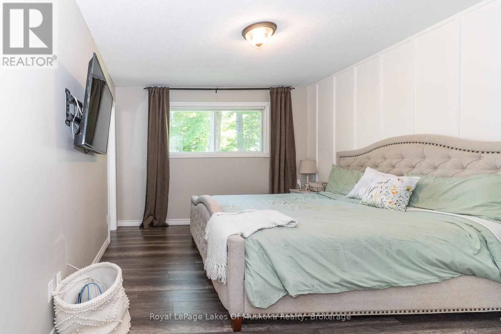 220 Alexander Street, Gravenhurst, Ontario P1P 1A6 - Photo 21 - X12665794