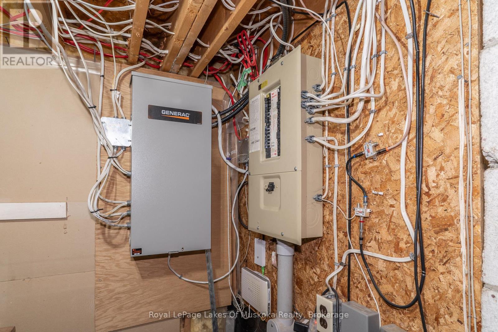 220 Alexander Street, Gravenhurst, Ontario P1P 1A6 - Photo 32 - X12665794