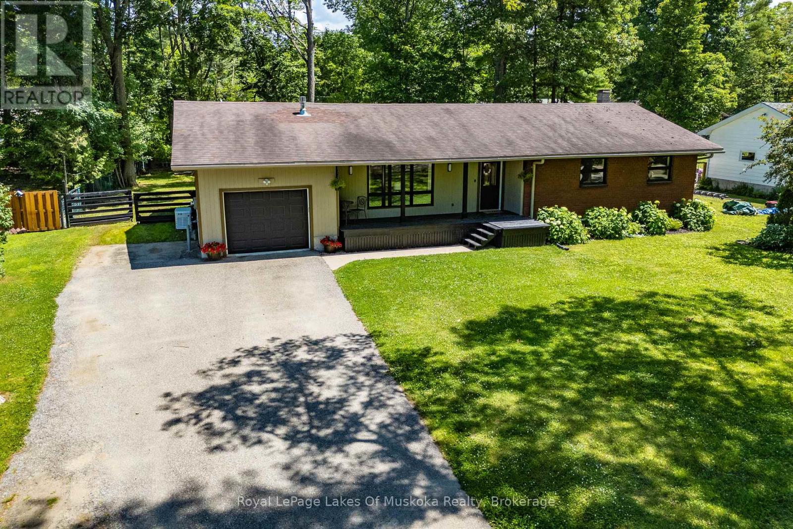 220 Alexander Street, Gravenhurst, Ontario P1P 1A6 - Photo 48 - X12665794