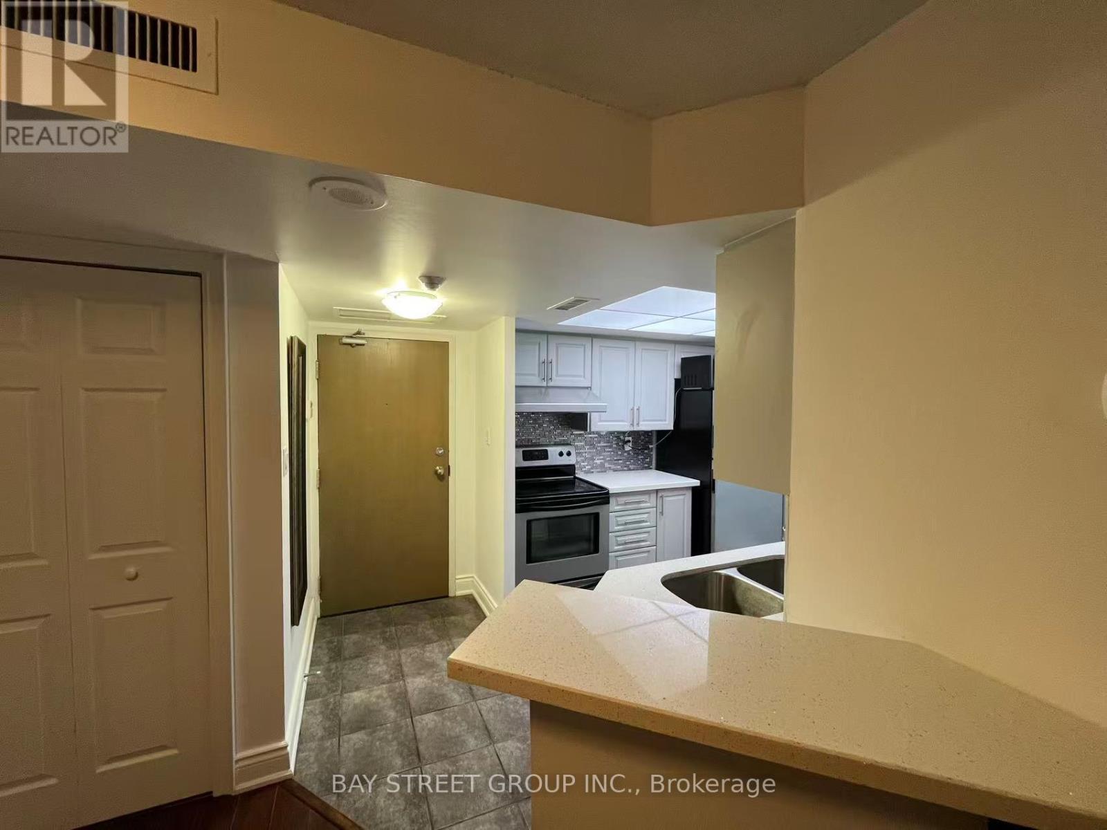 502 - 1001 Bay Street, Toronto, Ontario  M5S 3A6 - Photo 2 - C12665738