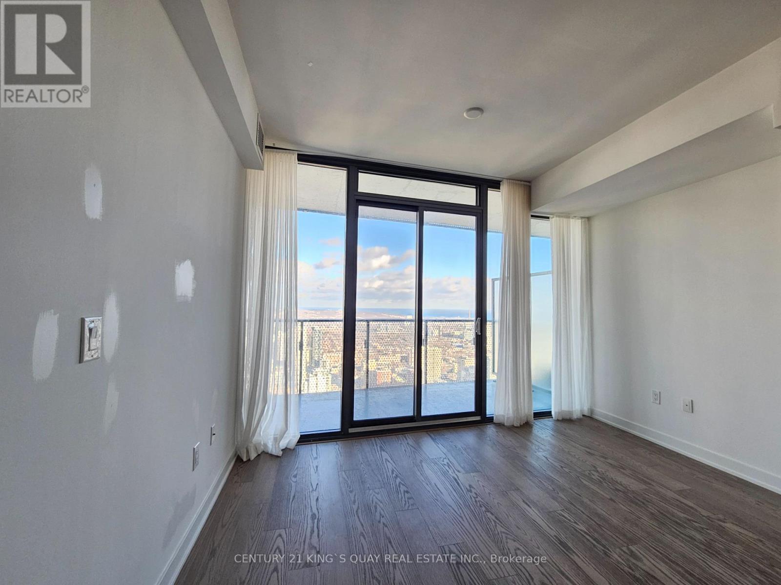 5801 - 11 Wellesley Street W, Toronto, Ontario  M4Y 0G4 - Photo 13 - C12665758