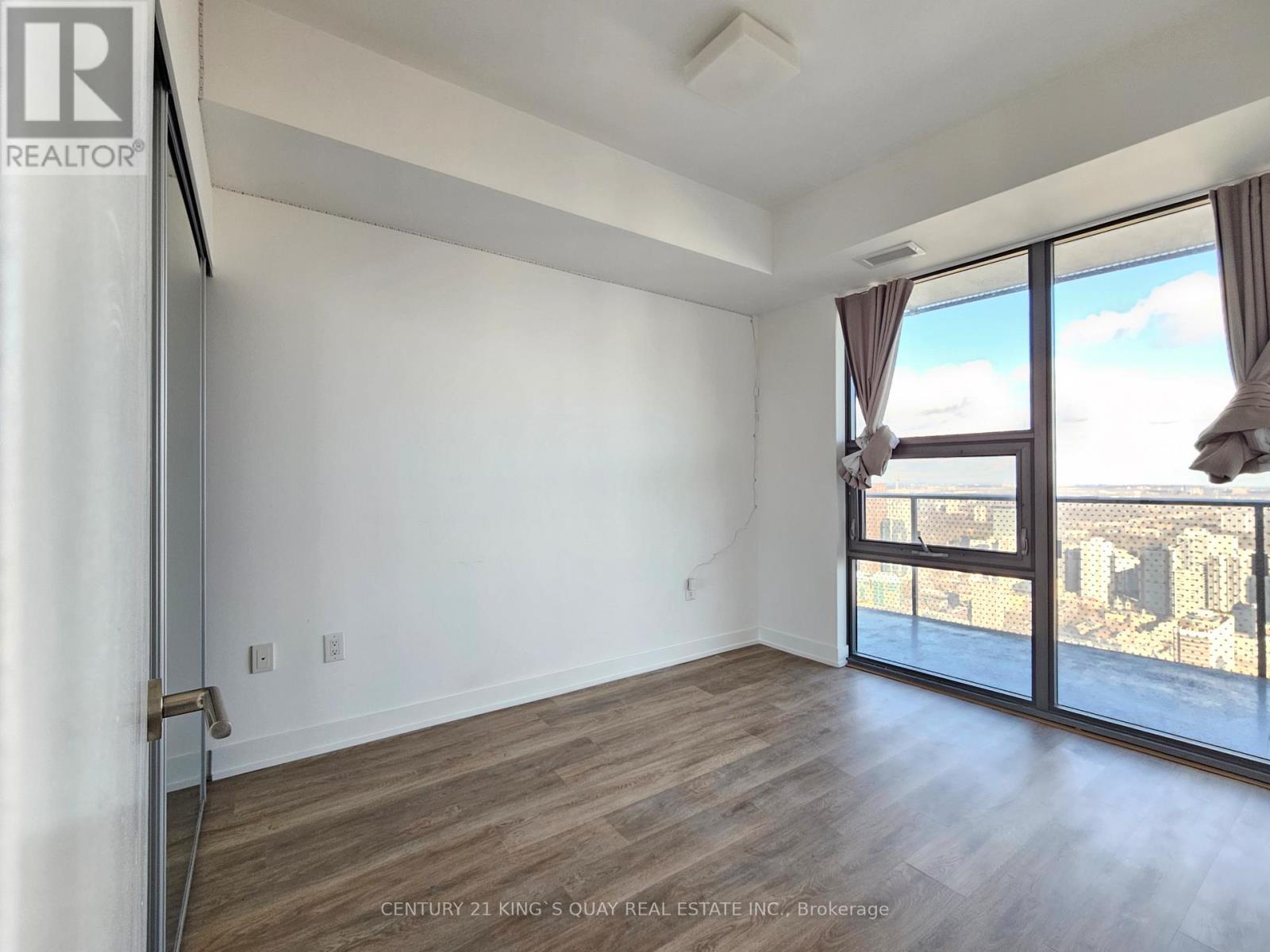 5801 - 11 Wellesley Street W, Toronto, Ontario  M4Y 0G4 - Photo 14 - C12665758