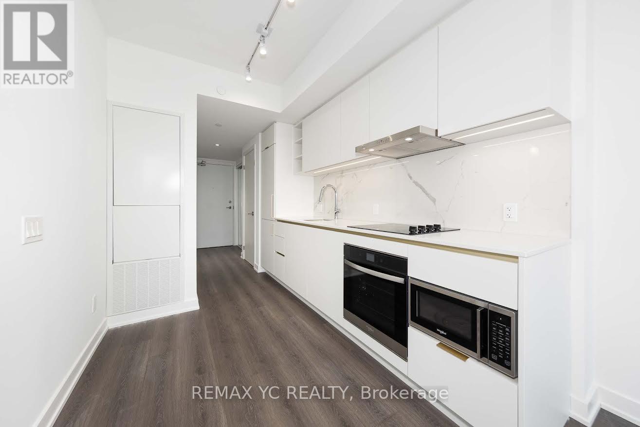 3105 - 8 Olympic Gdn Drive, Toronto, Ontario  M2M 0B9 - Photo 1 - C12665796