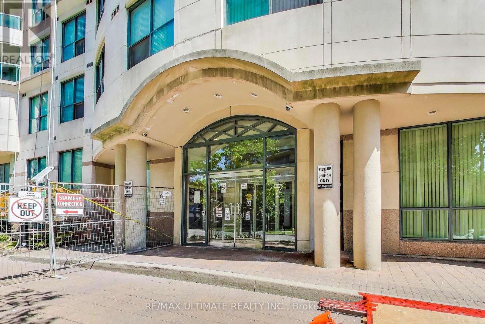 710 - 7 Lorraine Drive, Toronto, Ontario  M2N 7H2 - Photo 3 - C12665872