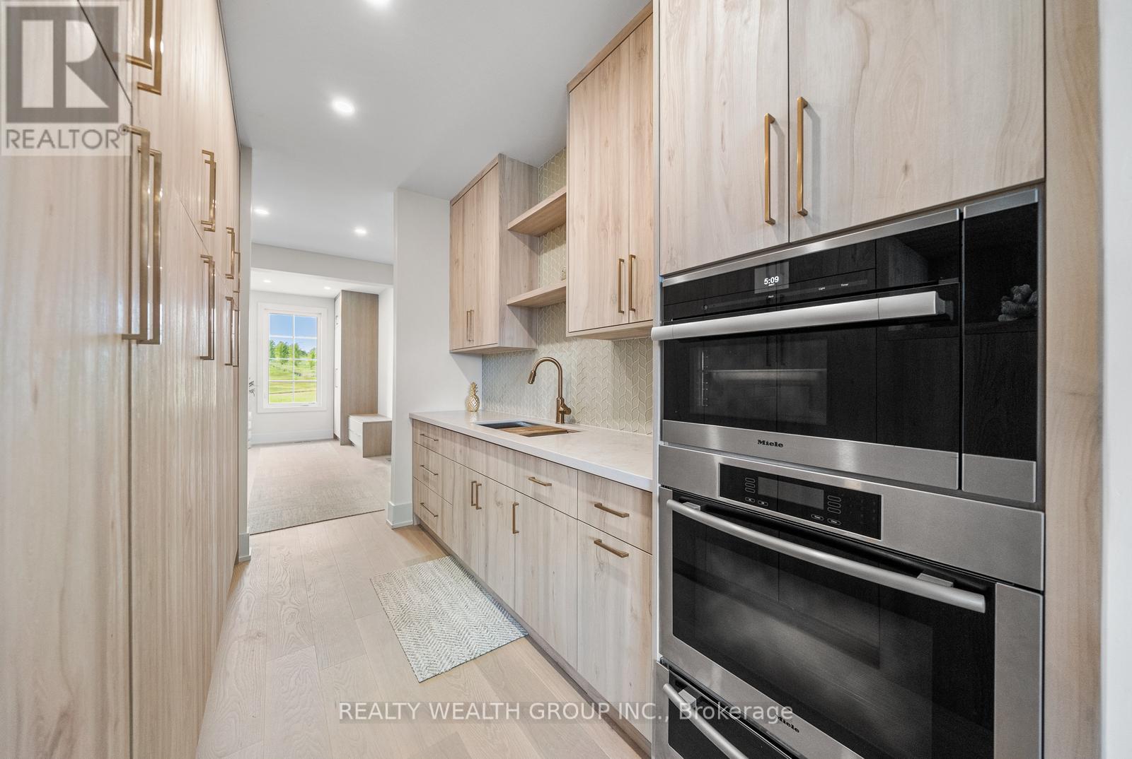 105 Franklin Crescent, Whitby, Ontario  L0B 1A0 - Photo 8 - E12665746