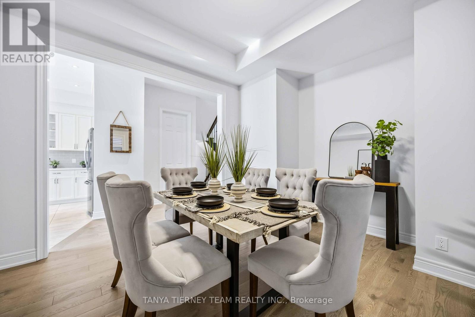 17 Pennine Drive, Whitby, Ontario  L1P 0C3 - Photo 8 - E12665874