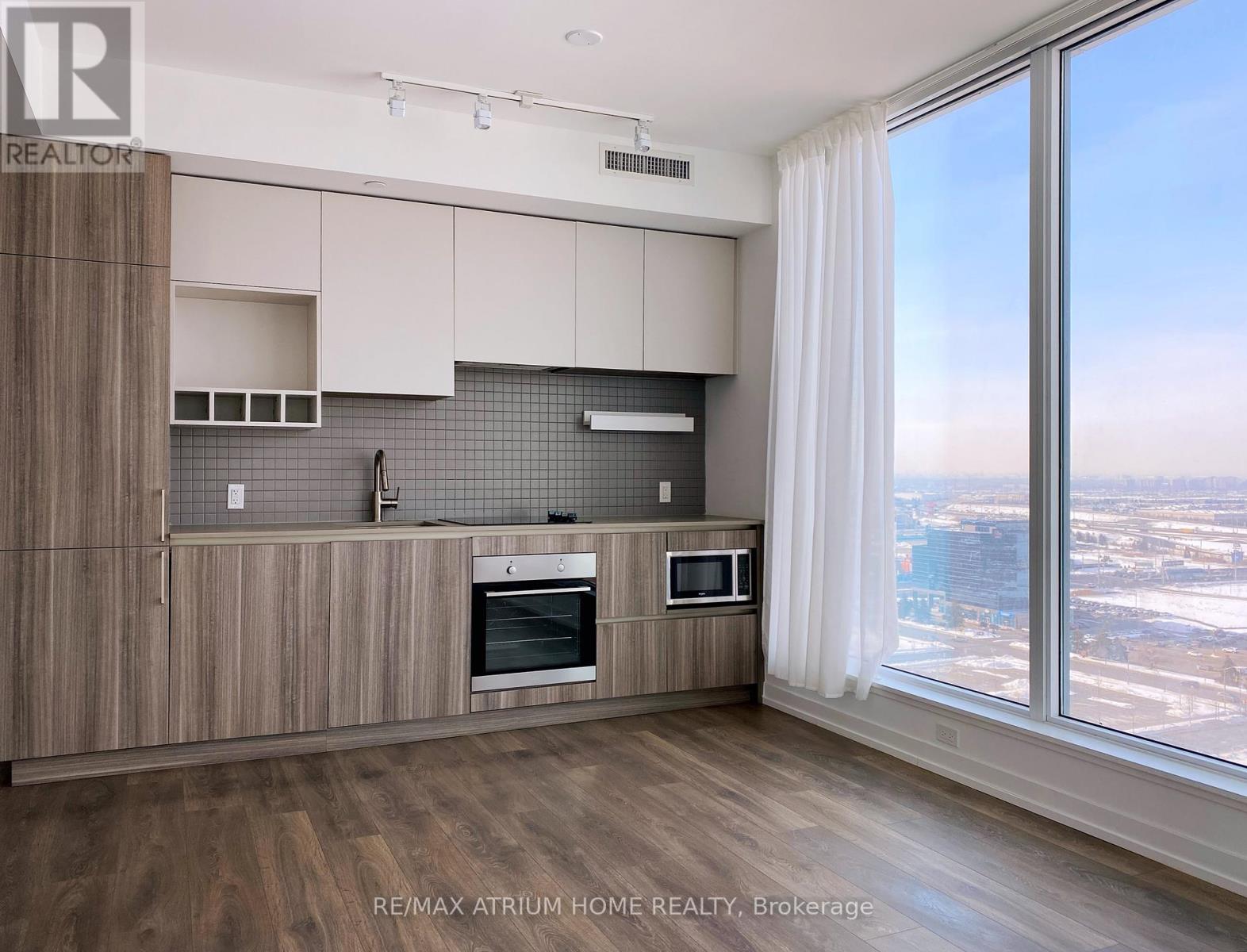 2110 - 5 Buttermill Avenue, Vaughan, Ontario  L4K 0J5 - Photo 3 - N12665802