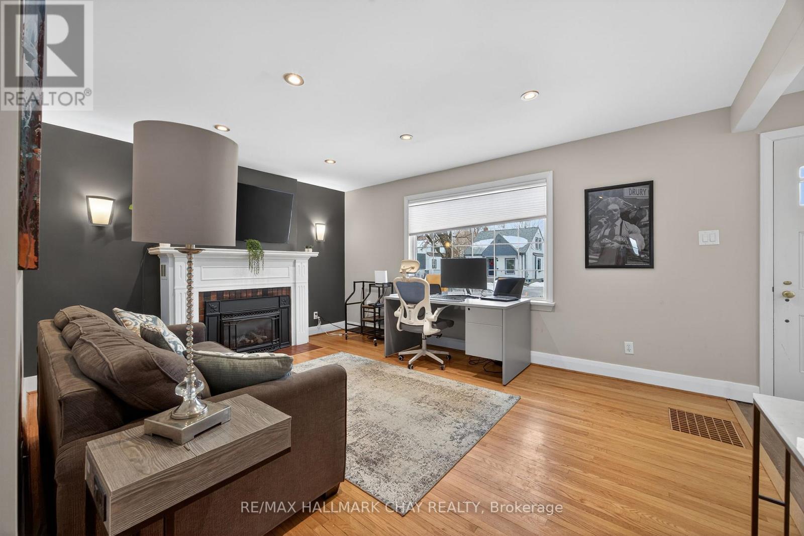 68 Drury Lane, Barrie (Wellington), Ontario  L4M 3C8 - Photo 14 - S12665704