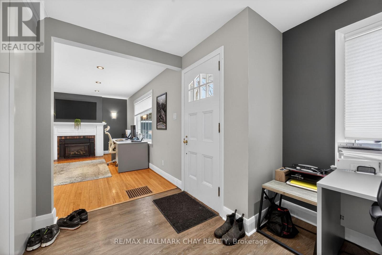 68 Drury Lane, Barrie (Wellington), Ontario  L4M 3C8 - Photo 7 - S12665704