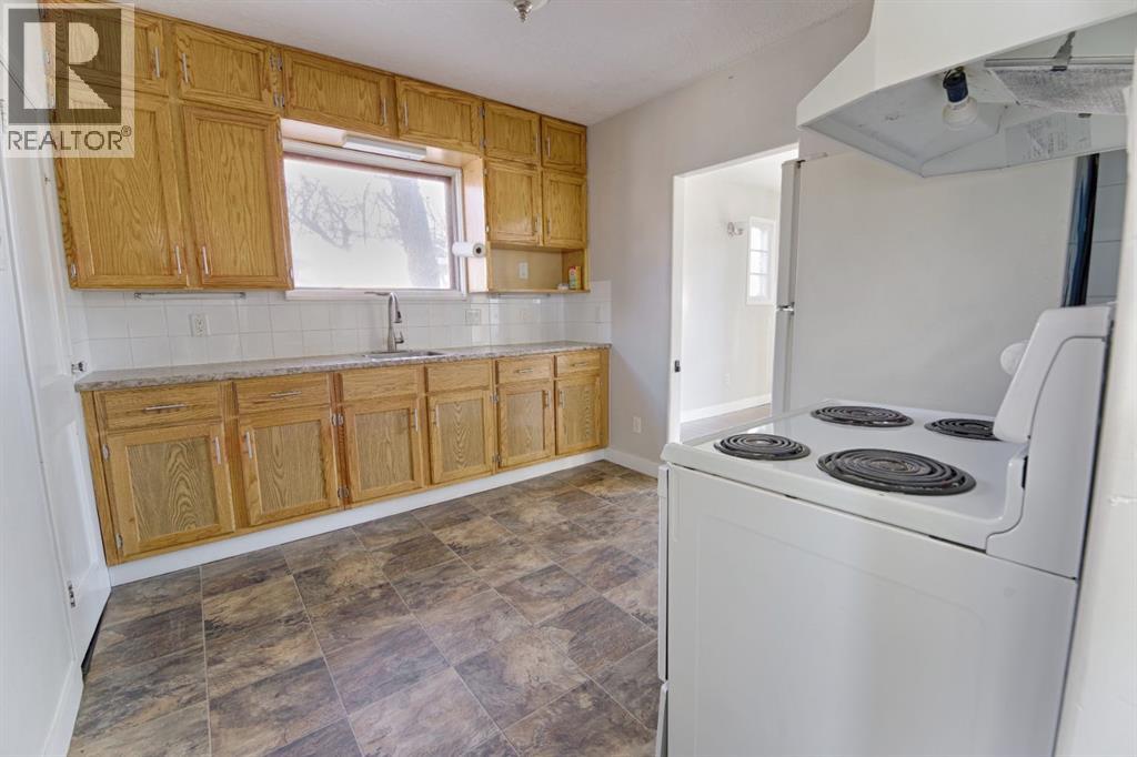 244 14 Street N, Lethbridge, Alberta  T1H 2V9 - Photo 9 - A2269639