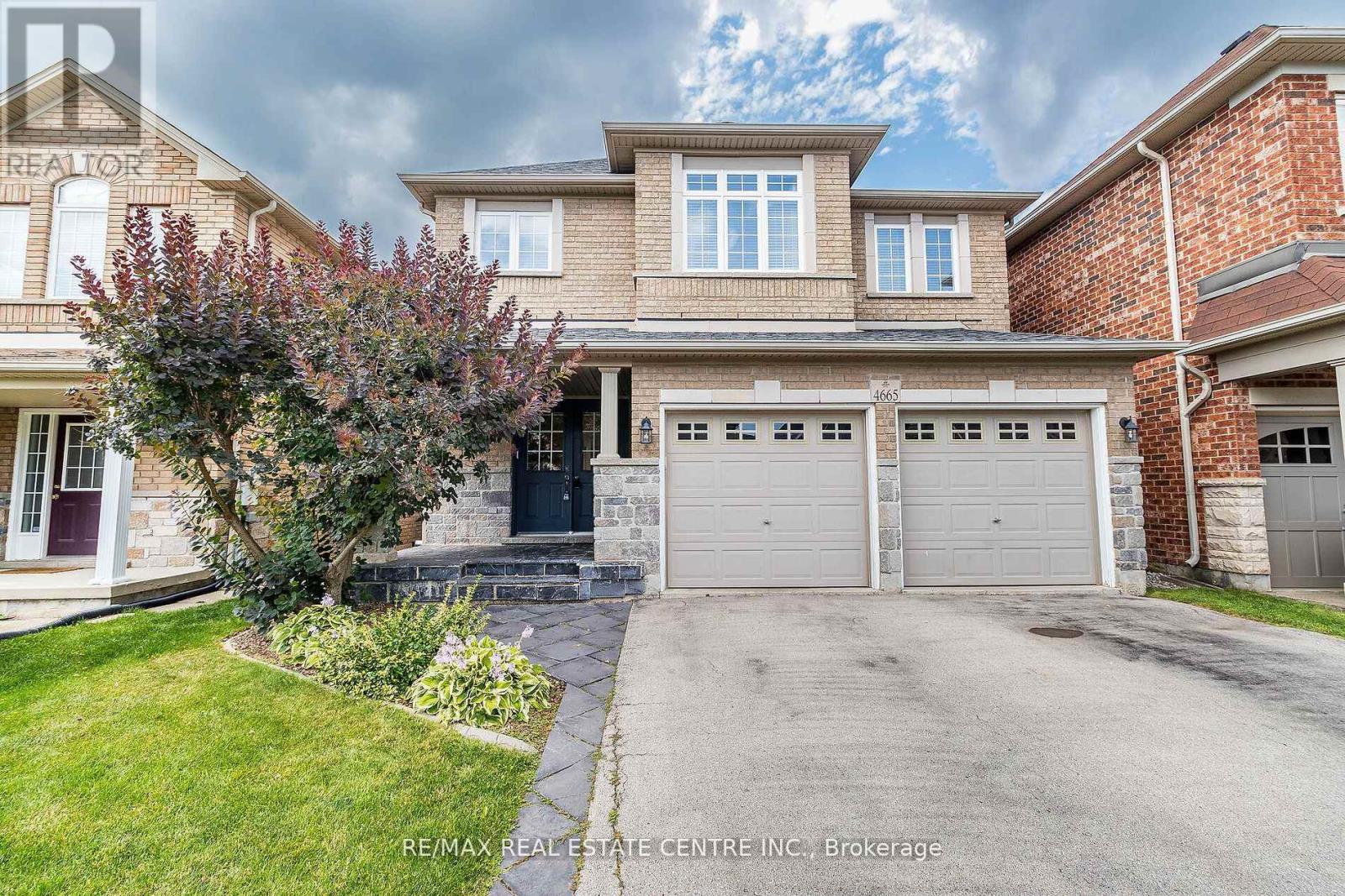 4665 Huffman Road, Burlington, Ontario  L7M 0E7 - Photo 1 - W12584454