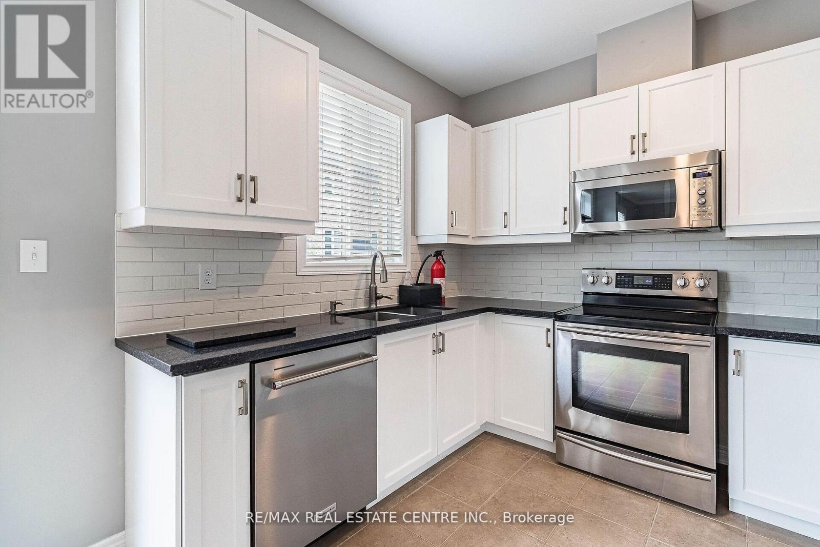 4665 Huffman Road, Burlington, Ontario  L7M 0E7 - Photo 10 - W12584454