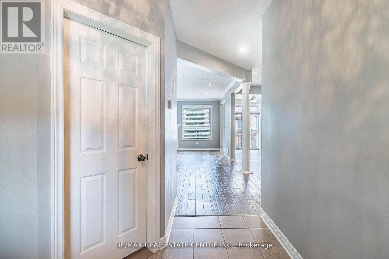 4665 Huffman Road, Burlington, Ontario  L7M 0E7 - Photo 4 - W12584454