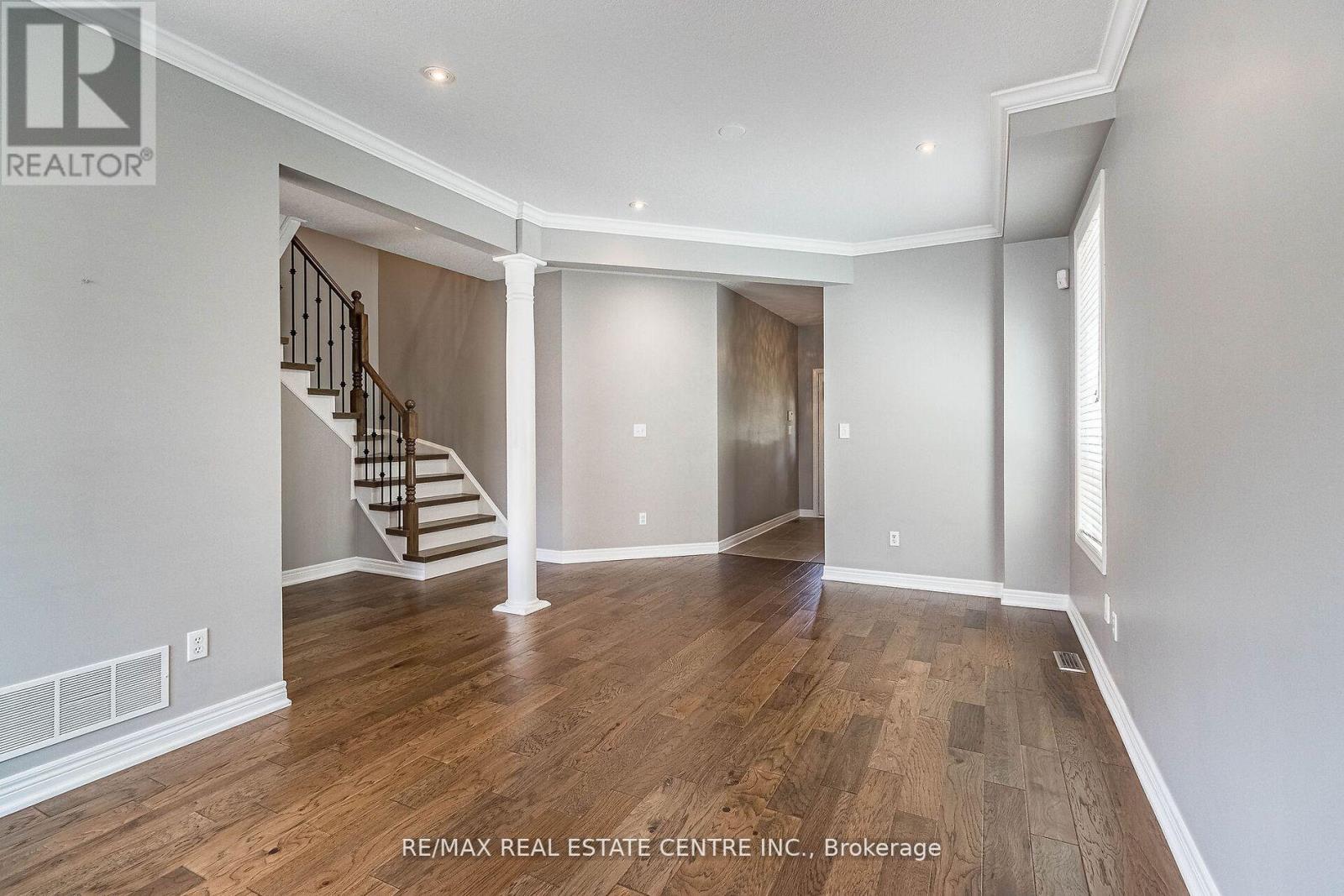 4665 Huffman Road, Burlington, Ontario  L7M 0E7 - Photo 6 - W12584454