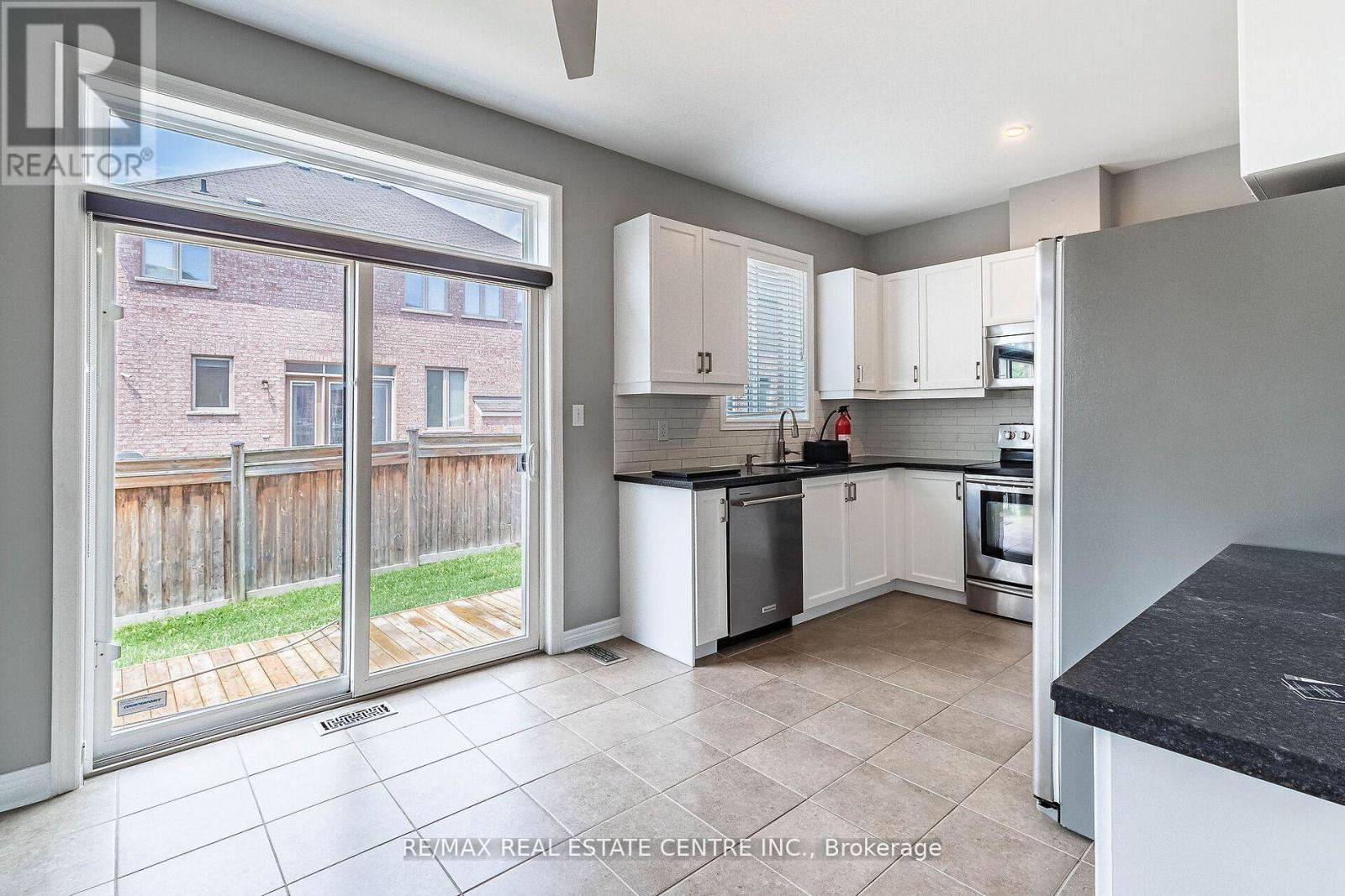 4665 Huffman Road, Burlington, Ontario  L7M 0E7 - Photo 9 - W12584454