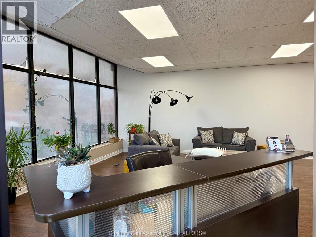 53 St. Clair Street, Chatham, Ontario  N7L 3H8 - Photo 2 - 26000295