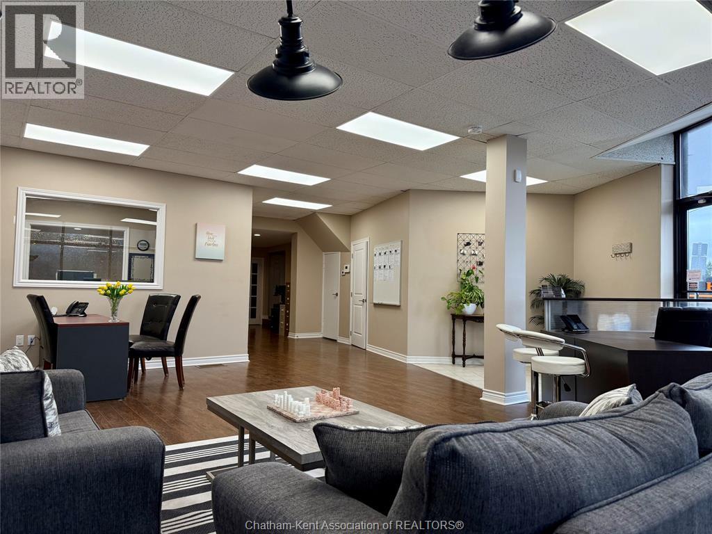 53 St. Clair Street, Chatham, Ontario  N7L 3H8 - Photo 5 - 26000295