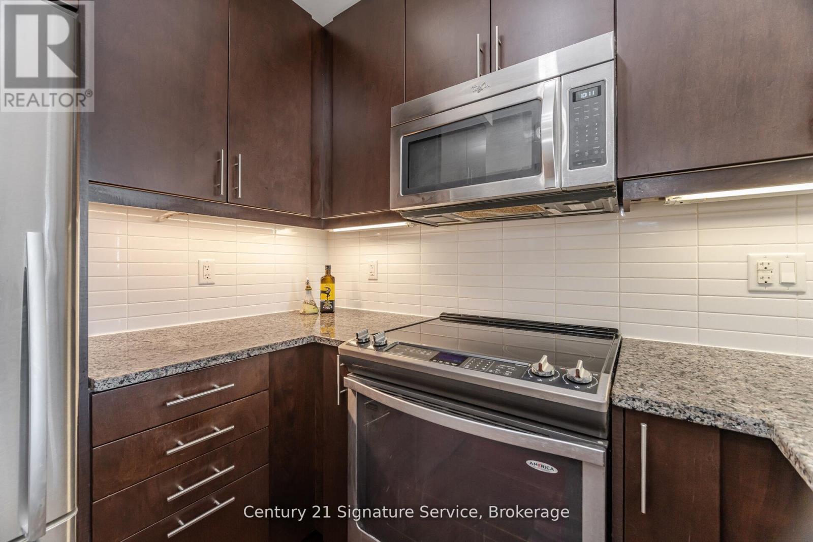 401 - 3170 Erin Mills Parkway, Mississauga, Ontario  L5L 0B6 - Photo 9 - W12665684