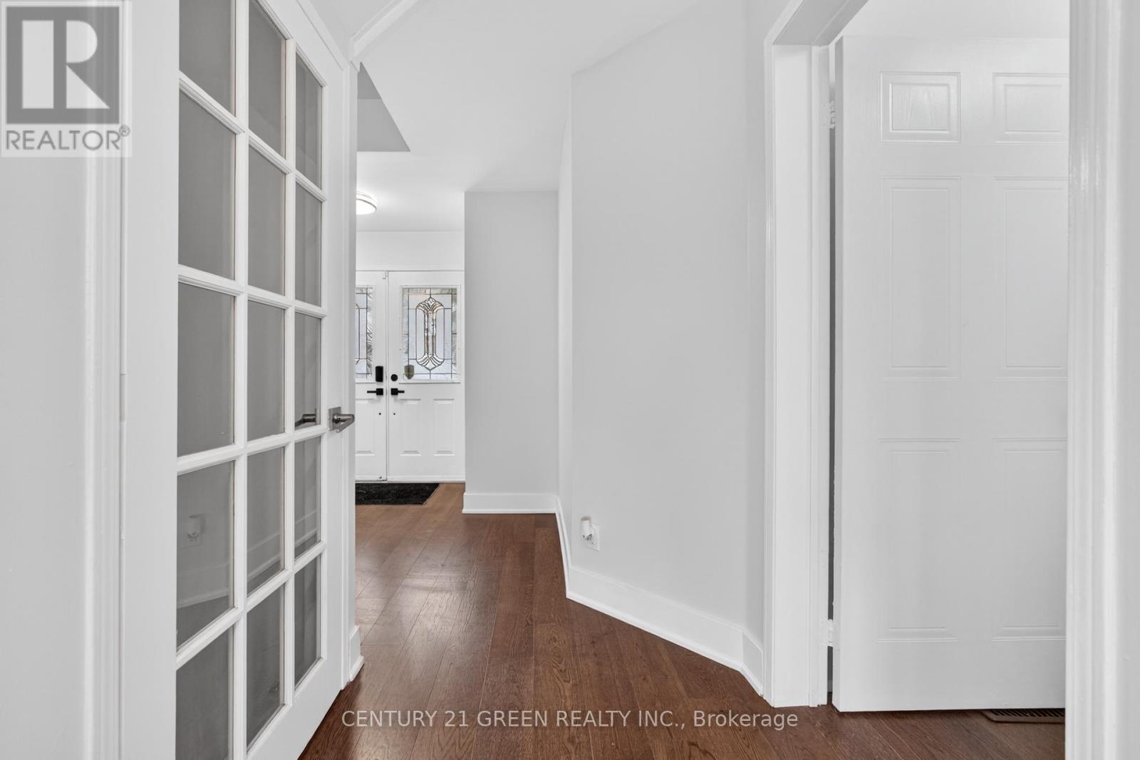 101 Kenwood Drive, Brampton, Ontario  L6X 4P5 - Photo 5 - W12665734