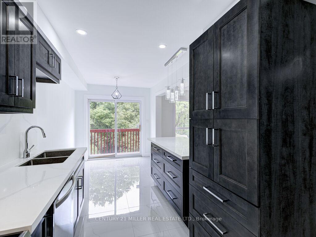 373 Ravineview Way, Oakville, Ontario  L6H 6S5 - Photo 20 - W12665820