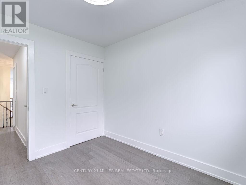 373 Ravineview Way, Oakville, Ontario  L6H 6S5 - Photo 32 - W12665820