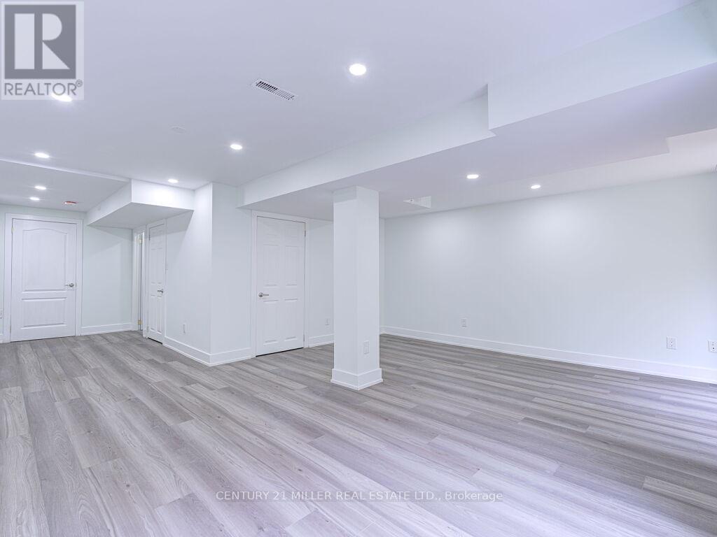 373 Ravineview Way, Oakville, Ontario  L6H 6S5 - Photo 38 - W12665820