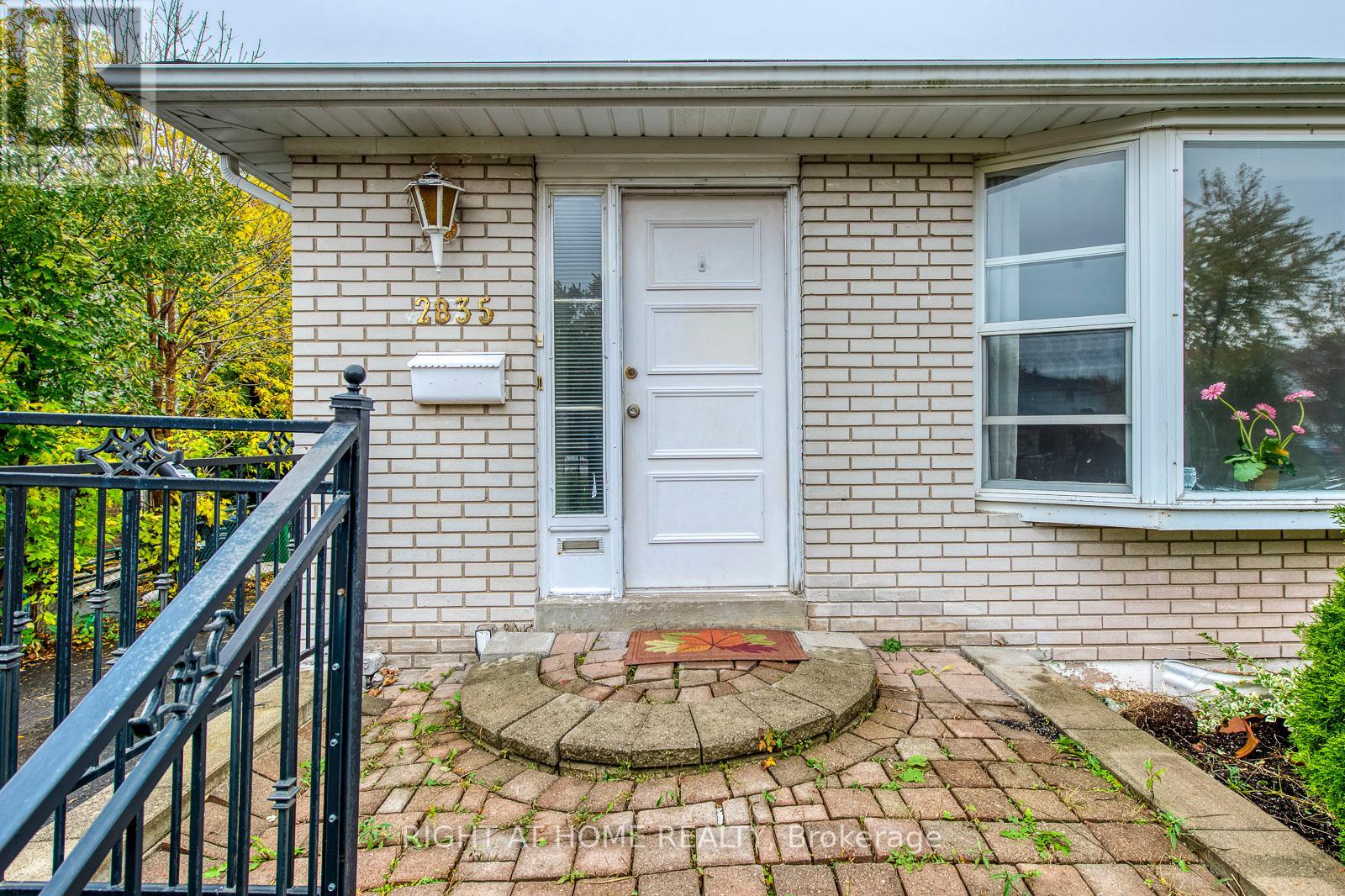 (Upper) - 2835 Hollington Crescent, Mississauga, Ontario  L5K 1E8 - Photo 2 - W12665840