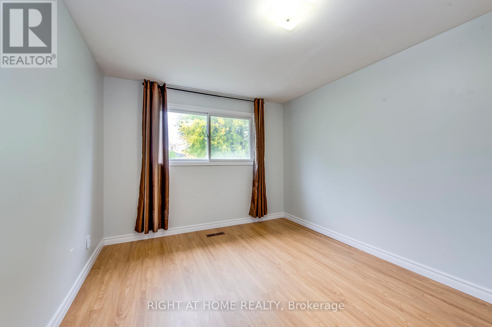 (Upper) - 2835 Hollington Crescent, Mississauga, Ontario  L5K 1E8 - Photo 8 - W12665840