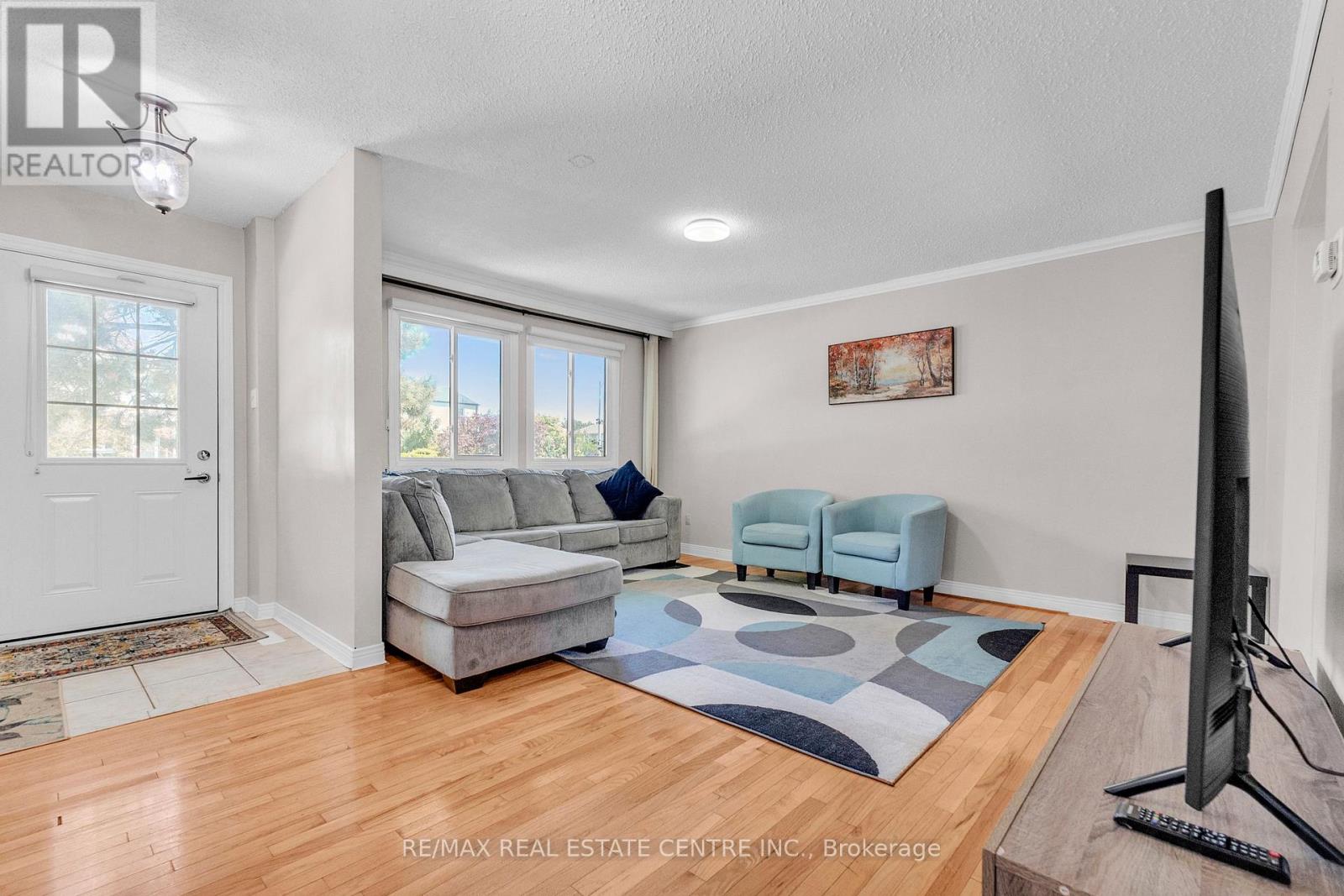 102 - 105 Hansen Road, Brampton, Ontario  L6V 3C9 - Photo 3 - W12665846