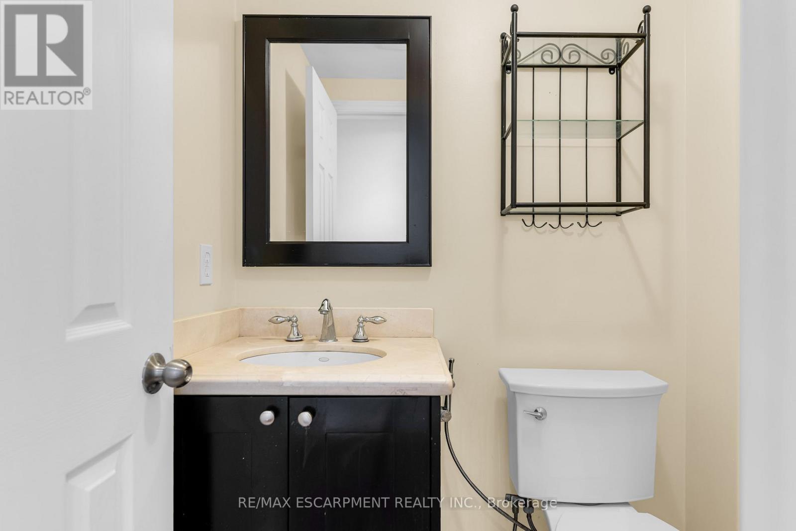 1183 Westview Terrace, Oakville, Ontario  L6M 3N2 - Photo 2 - W12665860