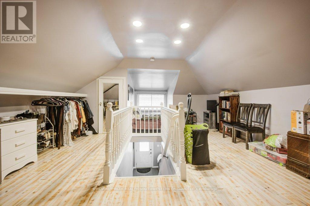 57 Glasgow Street, Kitchener, Ontario  N2G 2G8 - Photo 22 - X12665782