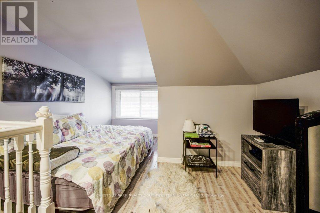 57 Glasgow Street, Kitchener, Ontario  N2G 2G8 - Photo 23 - X12665782