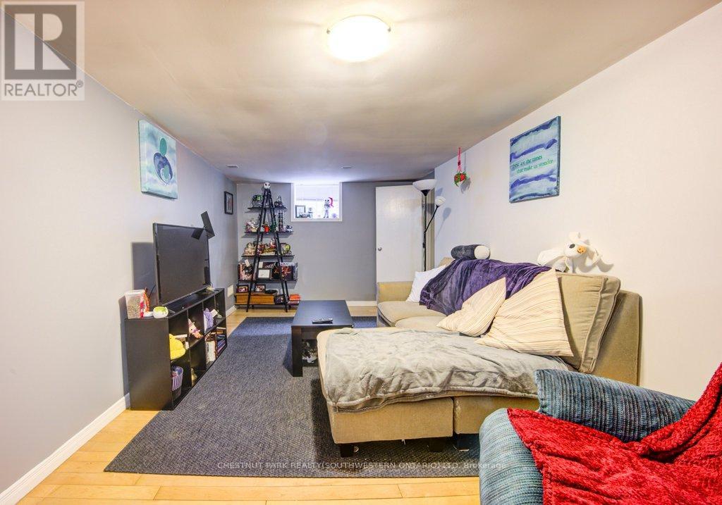 57 Glasgow Street, Kitchener, Ontario  N2G 2G8 - Photo 33 - X12665782