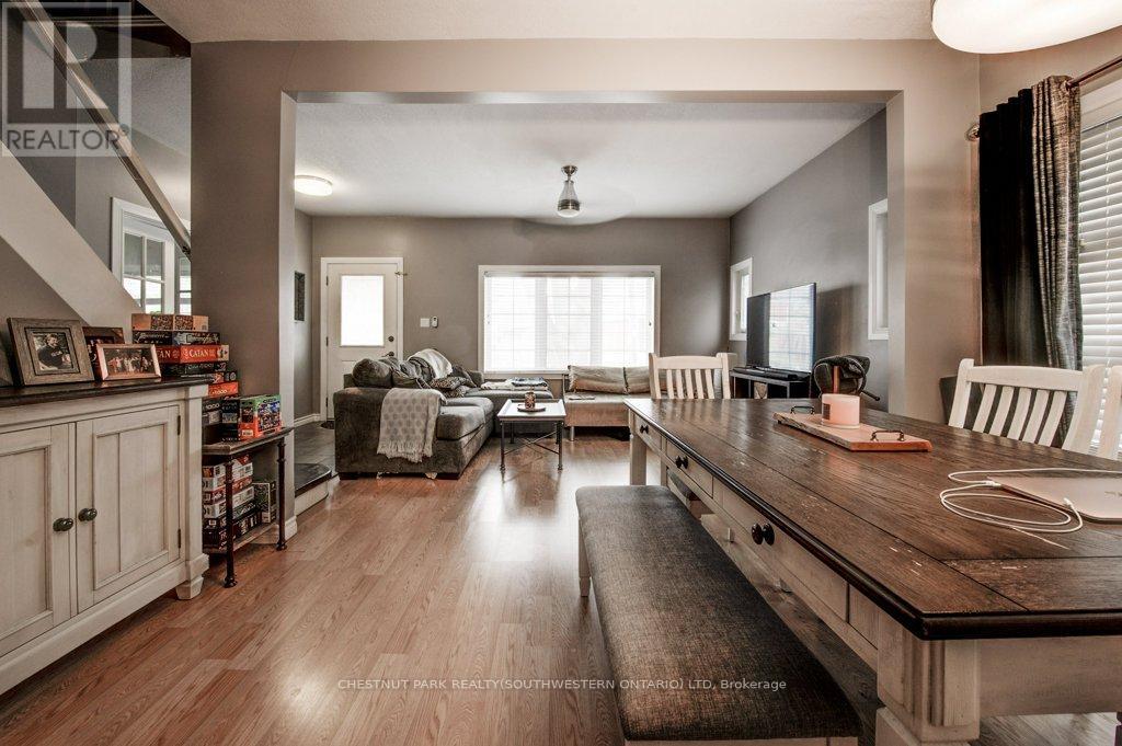 57 Glasgow Street, Kitchener, Ontario  N2G 2G8 - Photo 9 - X12665782