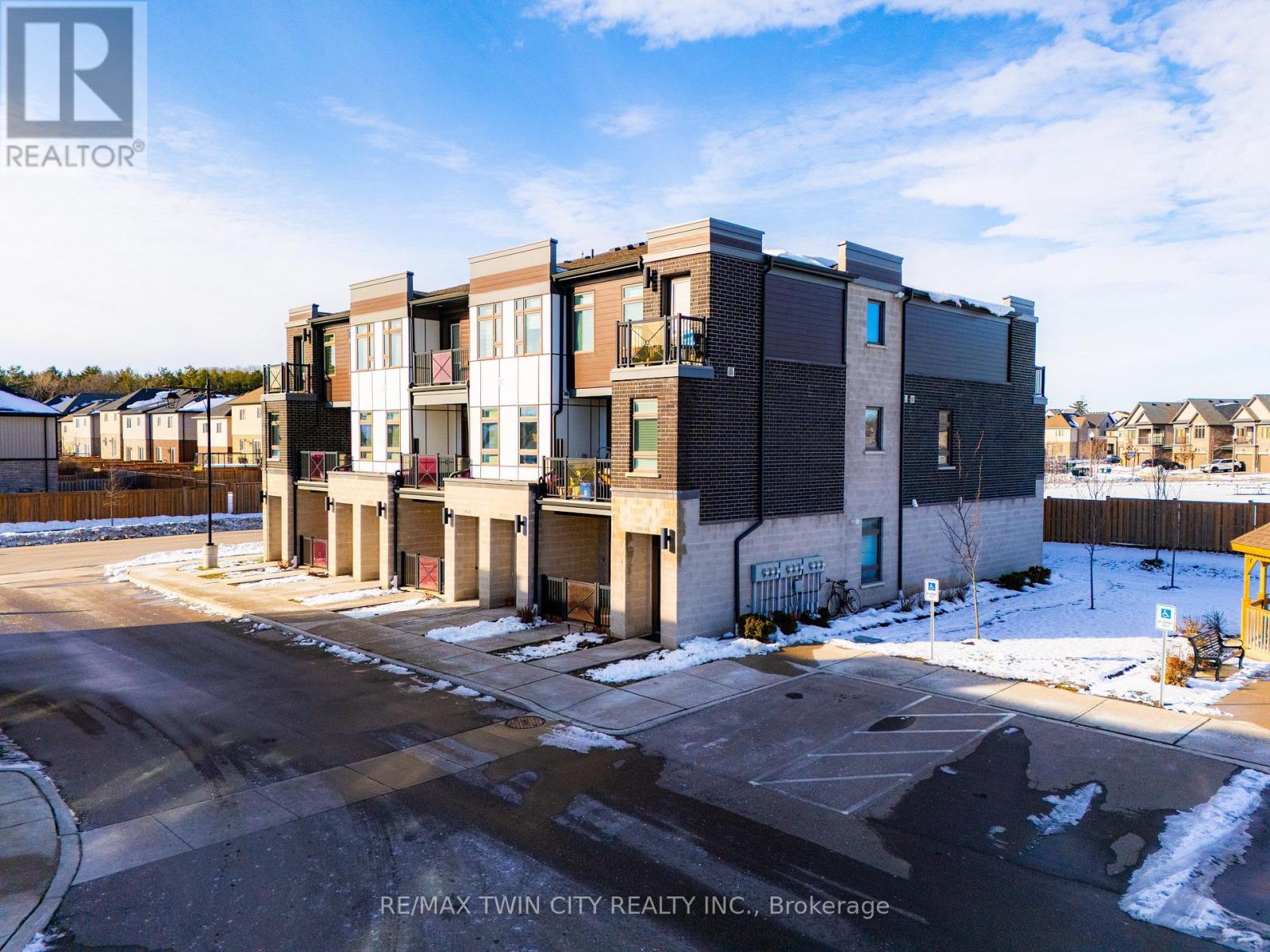 1f - 155 Thomas Slee Drive, Kitchener, Ontario  N2P 0J8 - Photo 26 - X12665786