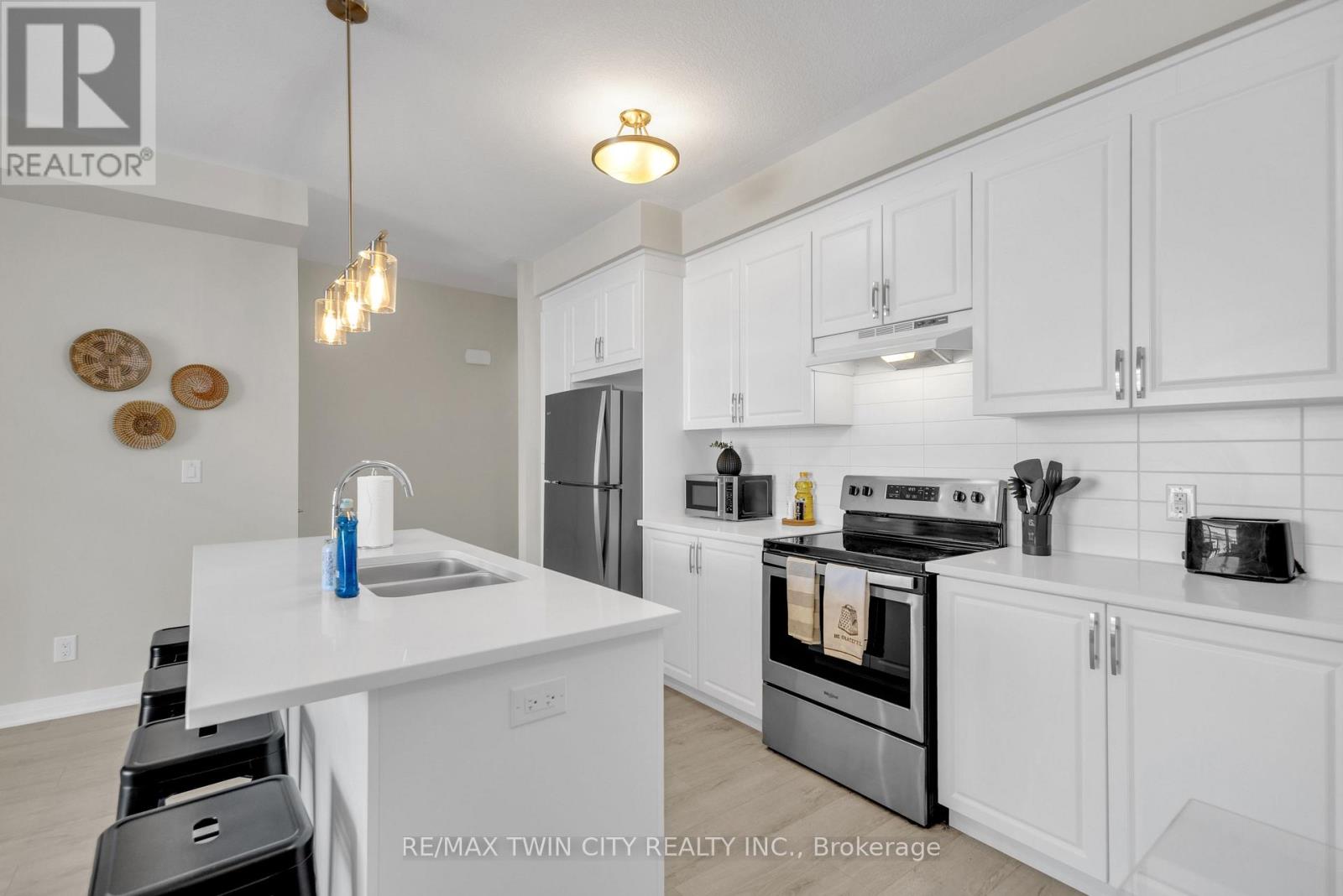 1f - 155 Thomas Slee Drive, Kitchener, Ontario  N2P 0J8 - Photo 7 - X12665786